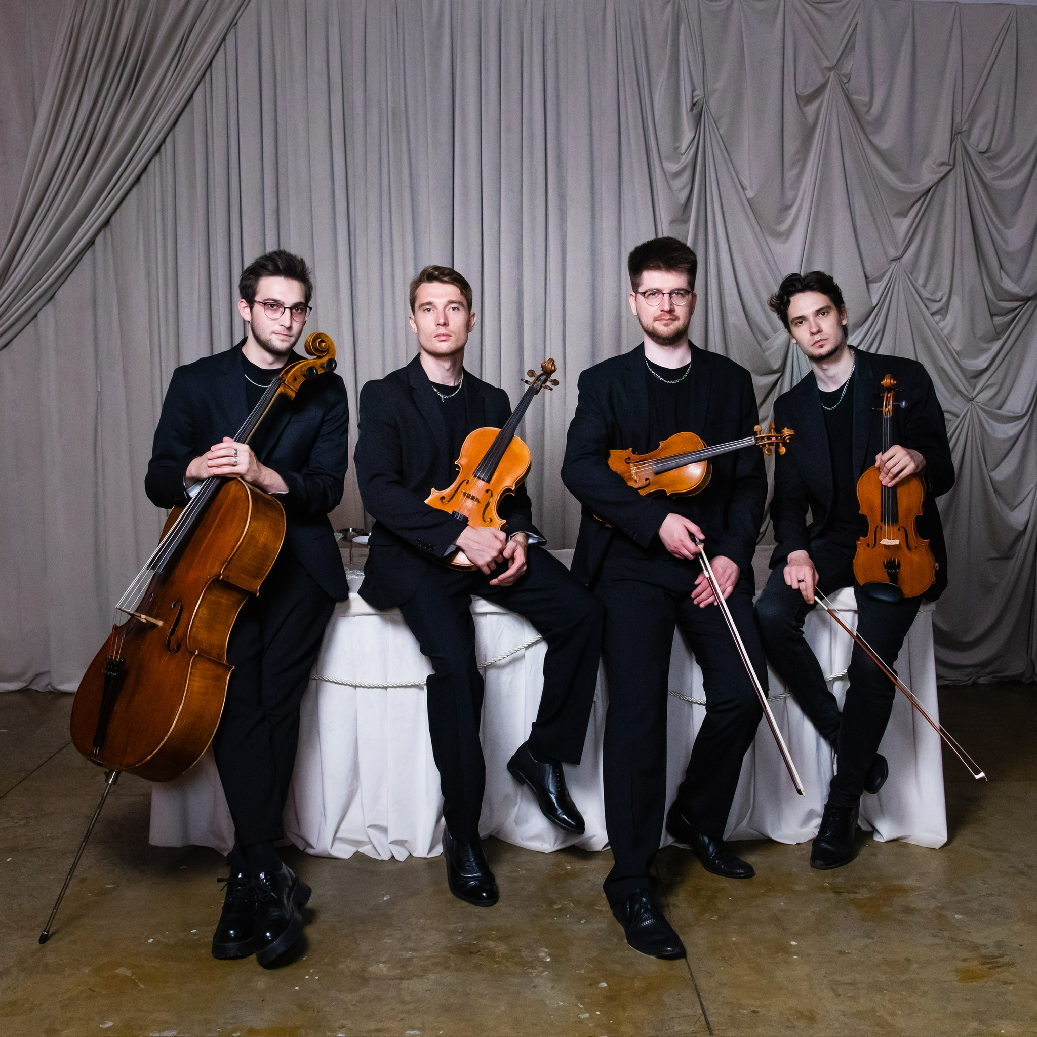 Мужская музыкальная группа