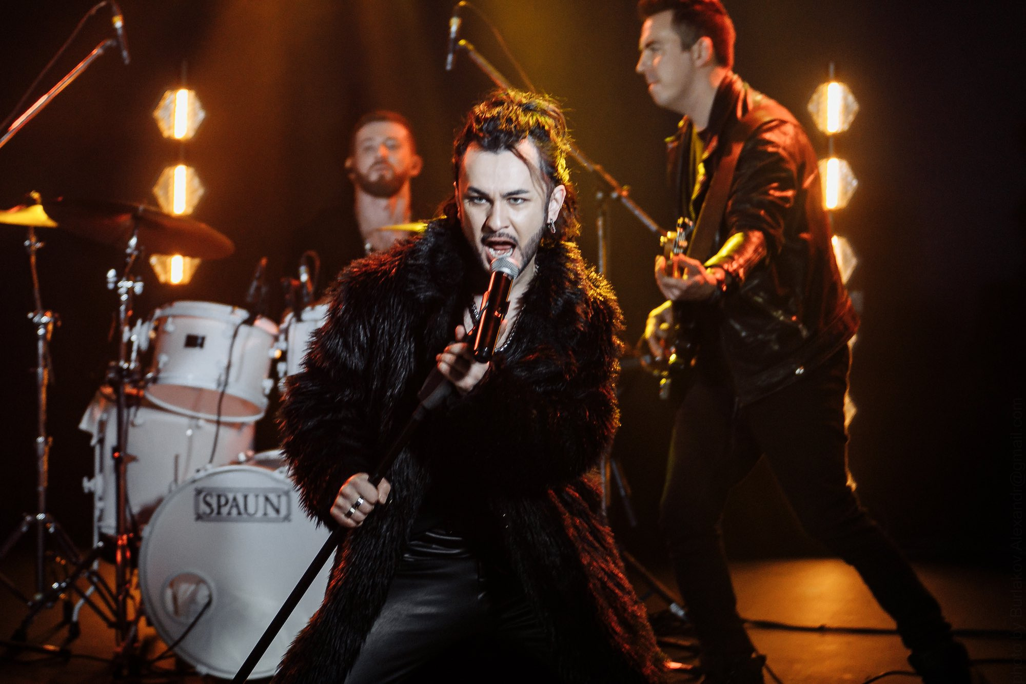 Кавер группа ШоуROOM живой вокал