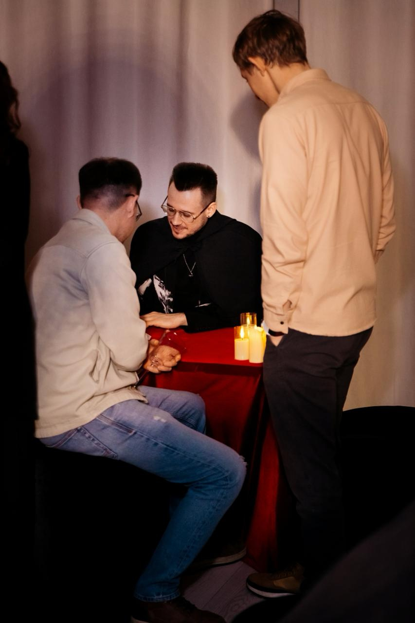 Стол Менталиста