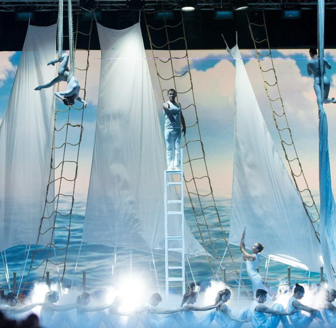 Эквилибр на стульях