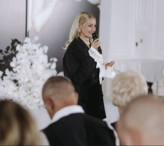 Ведущий на свадьбу