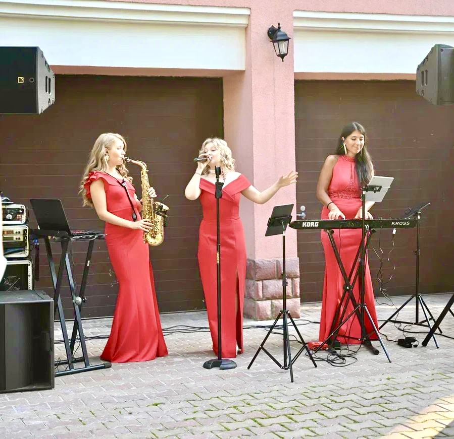 Женская кавер-группа Casa al mare