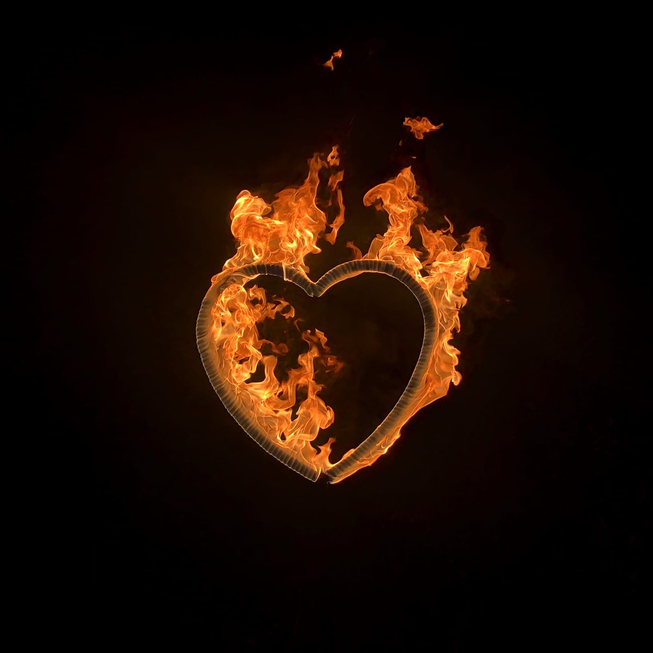Двойное огненное сердце