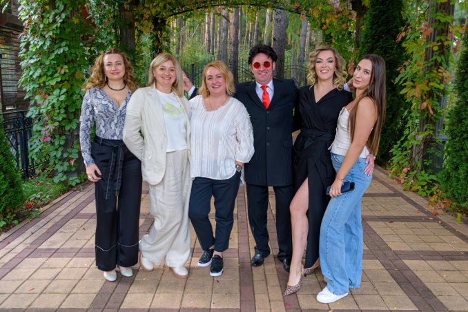 Анатолий Счастьев в образе Григория Лепса