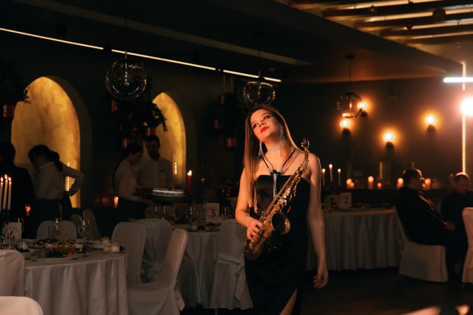 Саксофонистка на мероприятие Живая музыка Спб