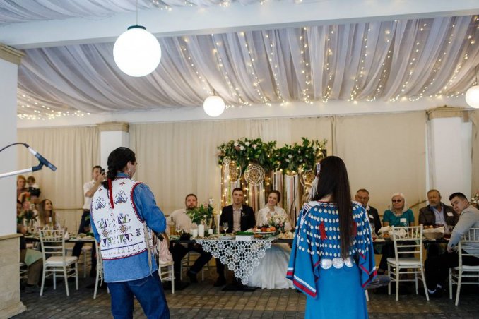 Выступление на свадьбе индейских музыкантов