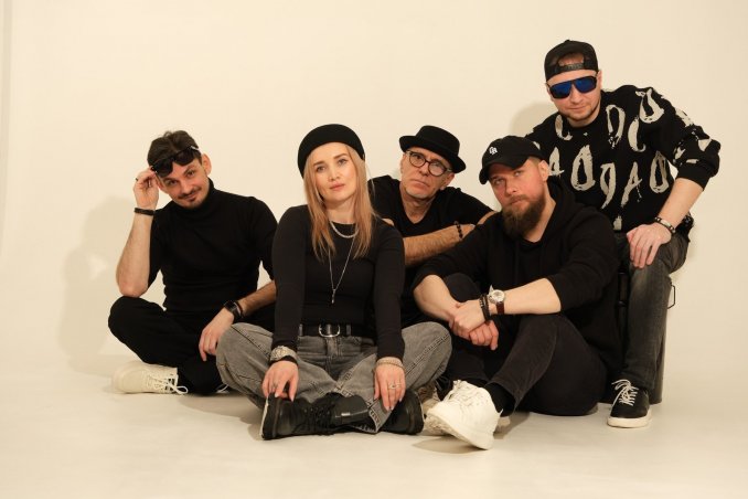 muZikZak в чёрном