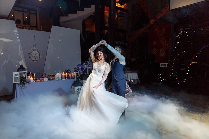 Тяжелый дым на свадебный танец