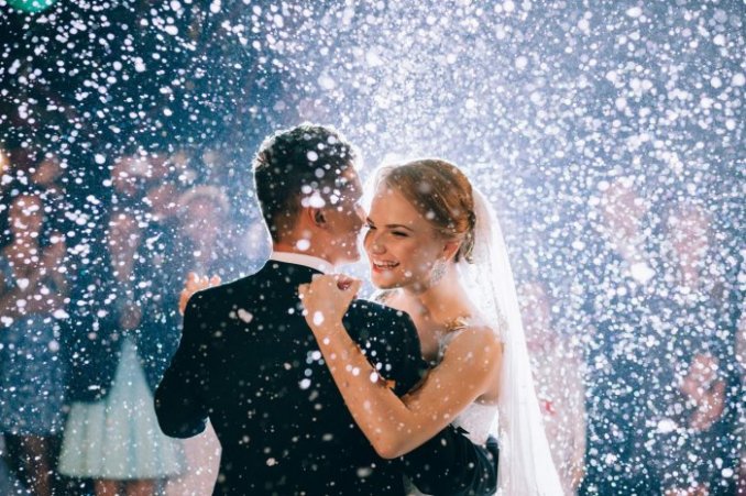 Искусственный снег на свадебный танец