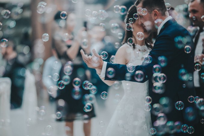 Мыльные пузыри на свадебный танец