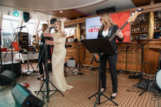 Женская кавер-группа Casa al mare