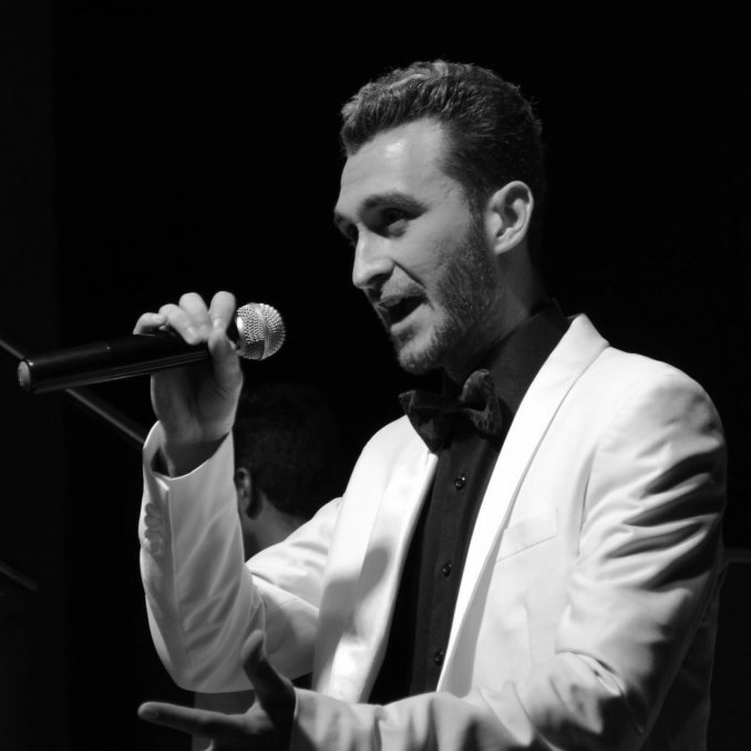 Артист-вокалист Виталий Кошко