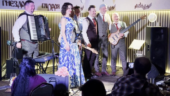 Концерт в клубе "Гнездо глухаря"