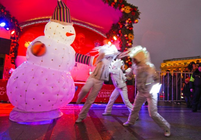 Белая королева  и Снеговик - новогоднее представление