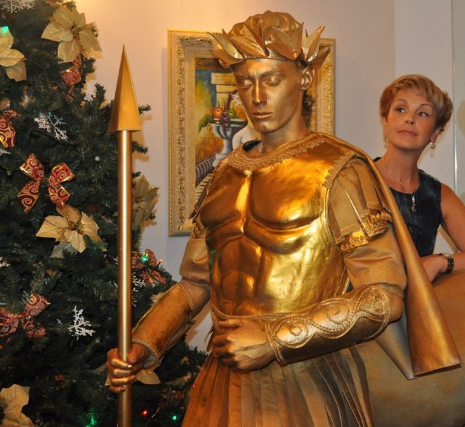 Живая статуя Золотой Кентавр