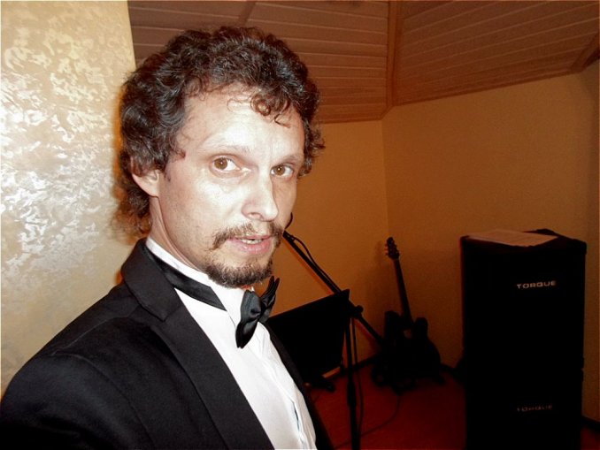 Вокалист, музыкант, диджей, ведущий, автор - исполнитель Максим Аргасцев на Ваш праздник