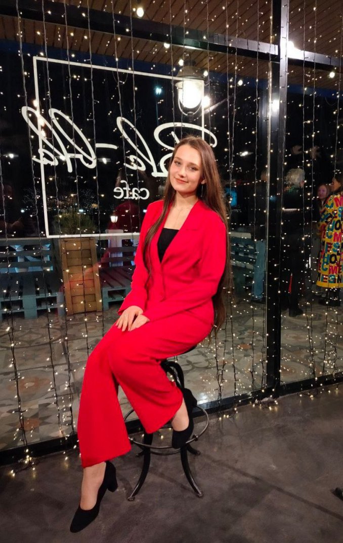 Ярослава - профессионал своего дела, готовая украсить Ваше мероприятие