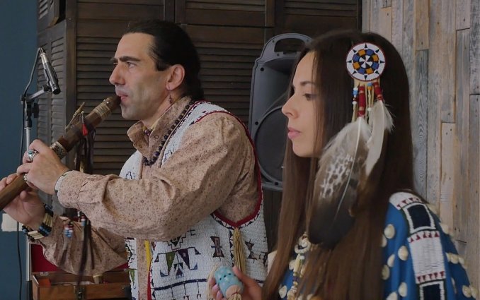 Индейская Музыка, Индейцы, дуэт "Лунный Ветер" Выступление Индейцев, заказать Индейских музыкантов