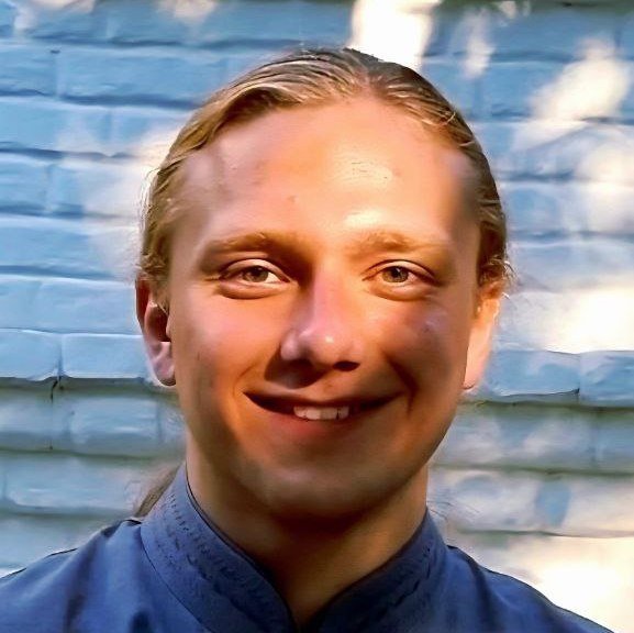 Pianist - Georgius Musicologist