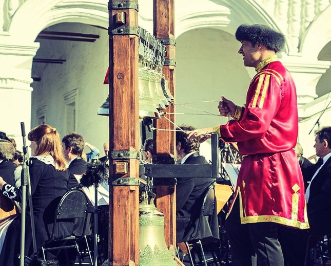 festive bell ringer