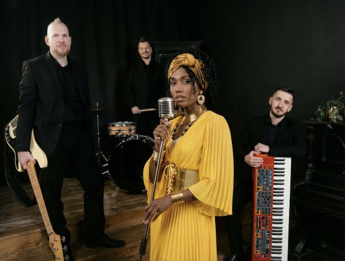 Джаз / лаунж группа Moon Blue