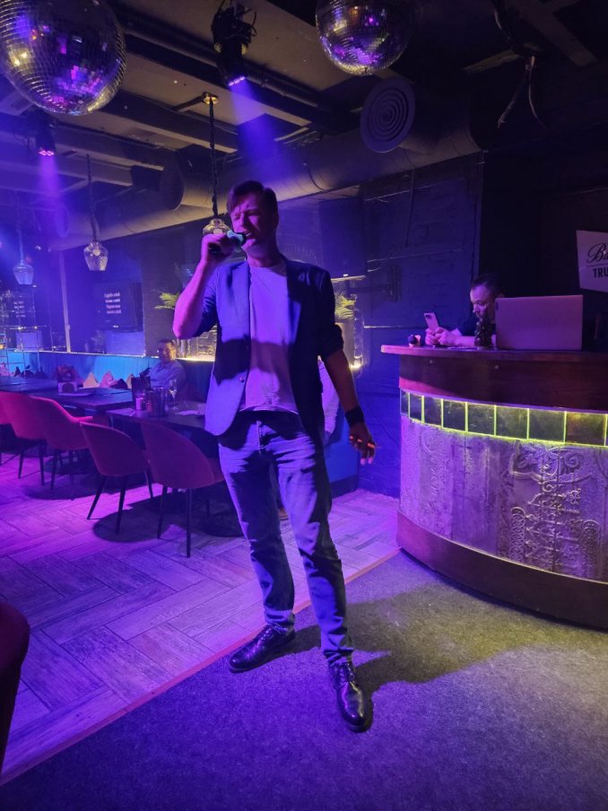 The singing presenter