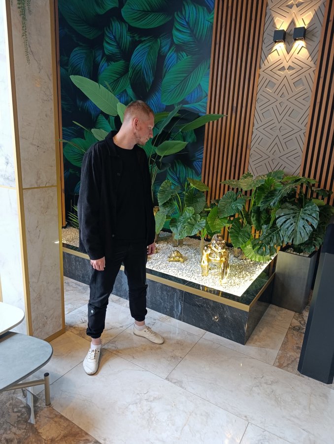 Певец-вокалист "Иван Пешков"