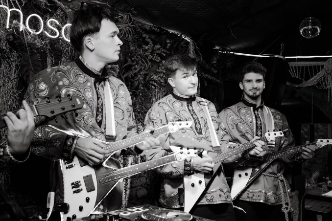 Трио электро балалаек «Зори Бэнд»