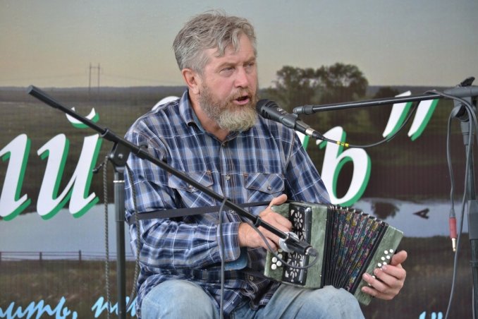 Harmonica player Alexander Bormotov