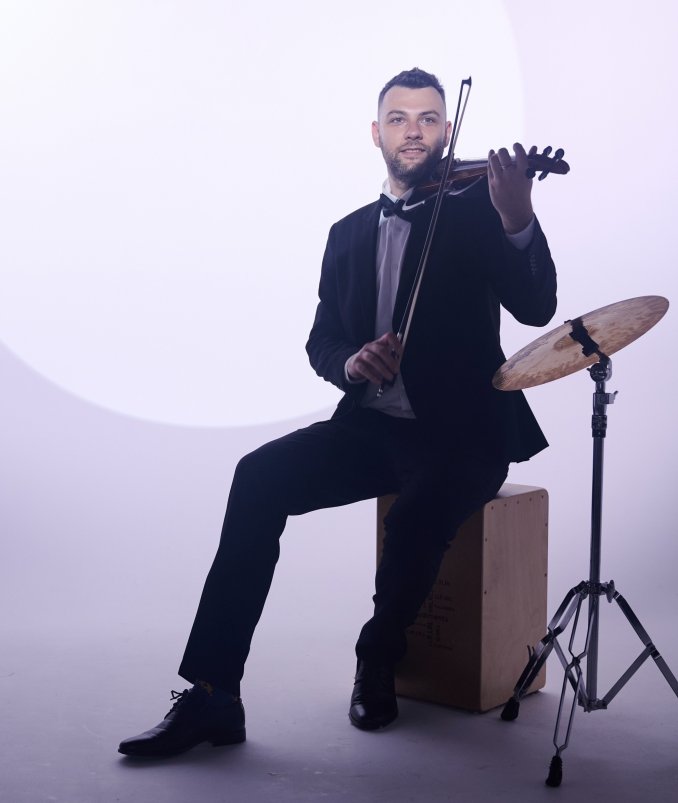 Сергей Чернов(Шоу Рок&Скрипка)